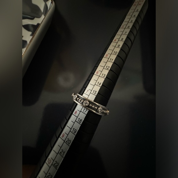 Pandora silver ring with crystals size 56 7 1/2 - Picture 6 of 7